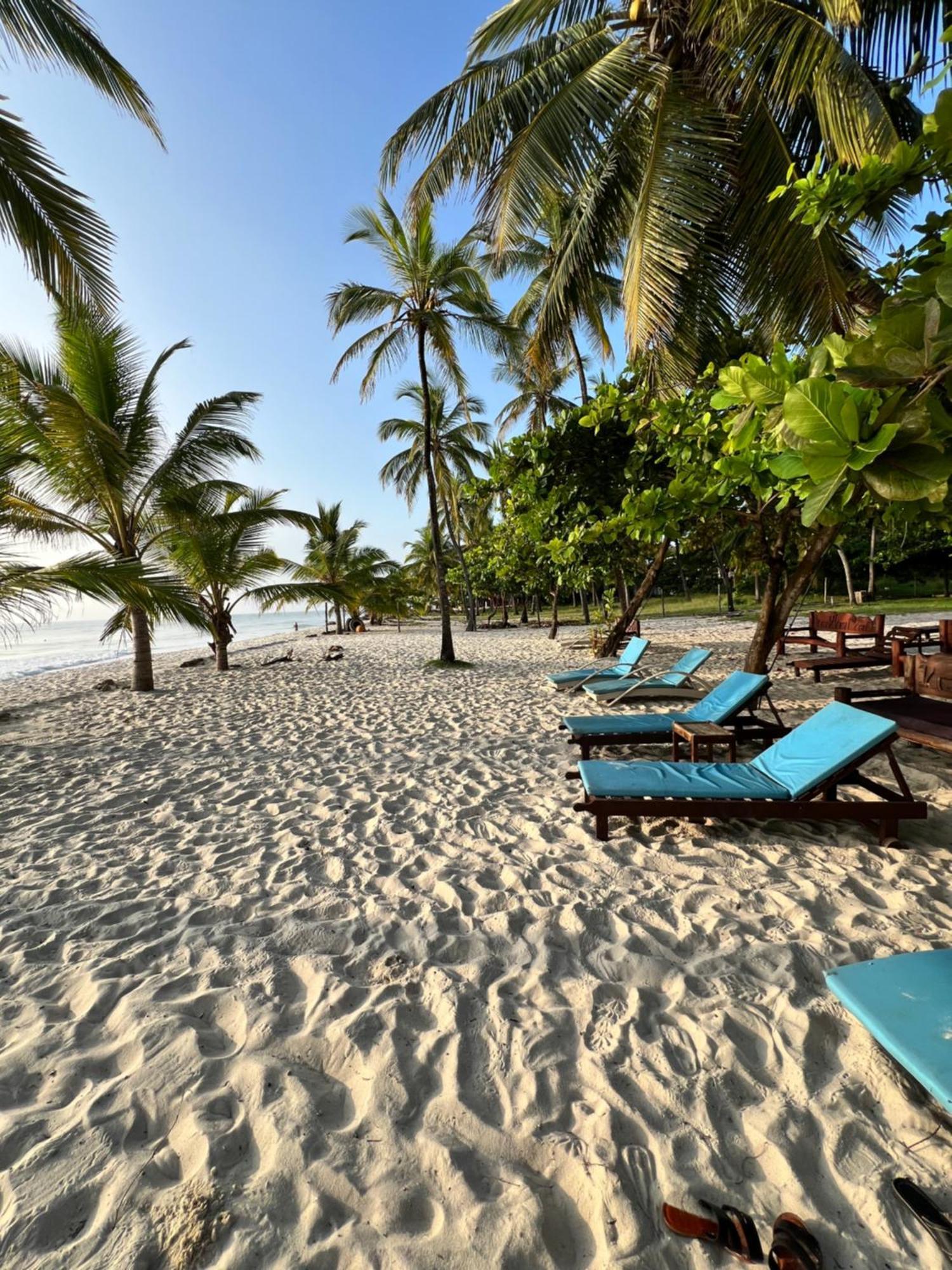 Waves And Wanderlust-Diani Beach Dış mekan fotoğraf
